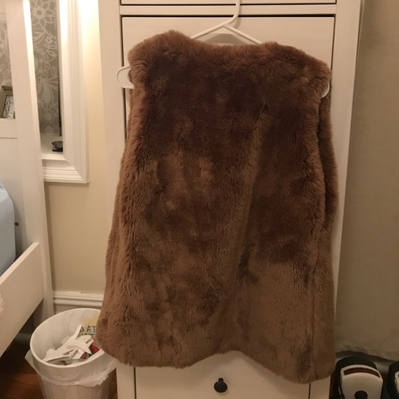 Joe fresh faux fur vest - Picture 2 of 2